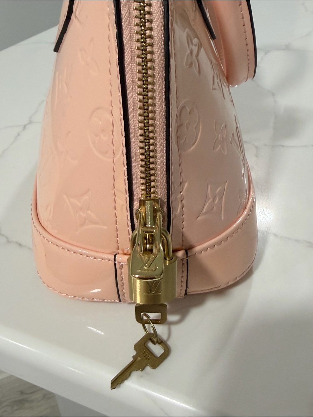Pink Hand bag - Picture 2 of 8